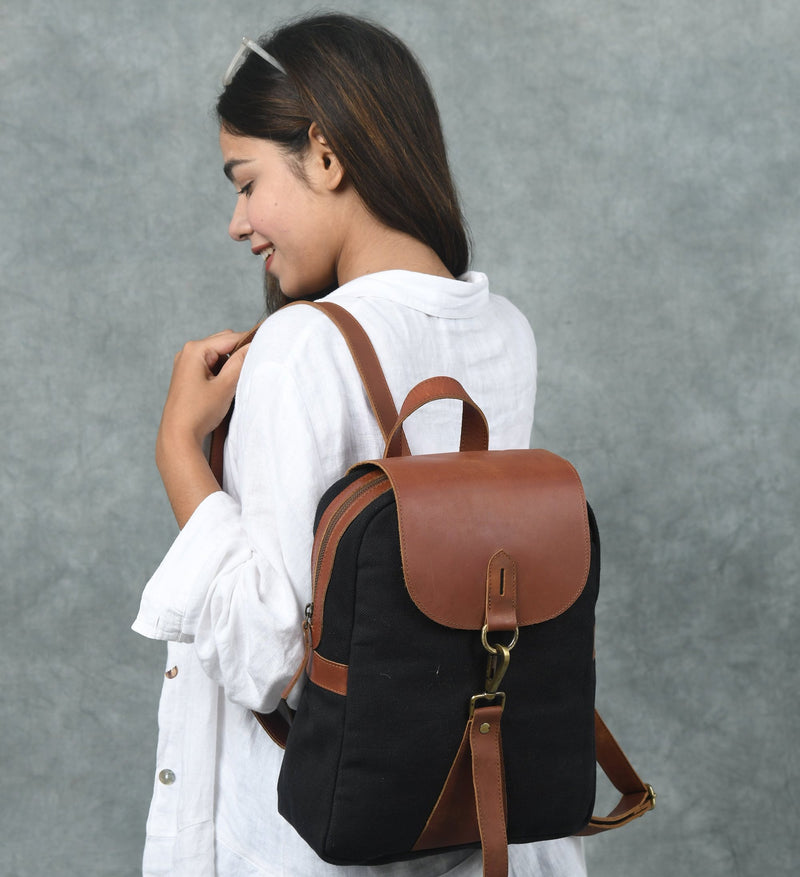 The Mini Bailey Canvas The Mini Bailey Canvas